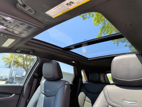 Used 2021 Cadillac XT5 Premium Luxury FWD image 25
