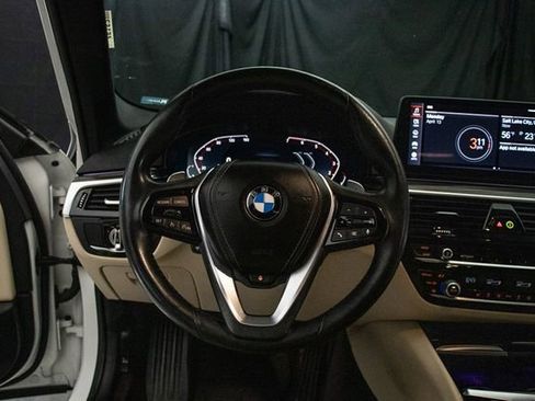 Used 2022 BMW 530i xDrive w/ Premium Package AWD/4WD image 23