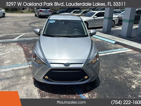 Used 2020 Toyota Yaris LE FWD image 4