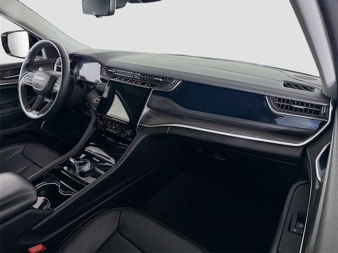 Used 2022 Jeep Grand Cherokee Limited w/ Luxury Tech Group II image 23