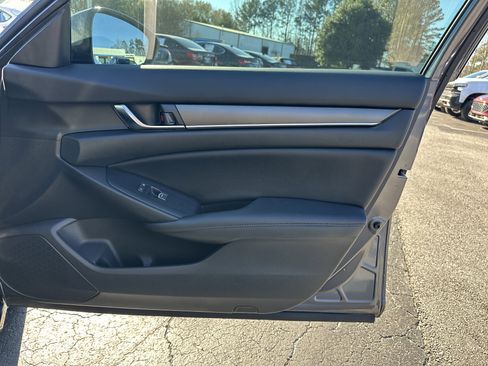 Used 2022 Honda Accord LX image 15