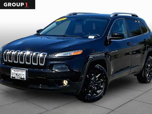Used 2016 Jeep Cherokee Latitude FWD image 1