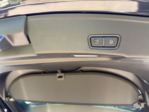 Certified 2024 Maserati Grecale Trofeo image 12