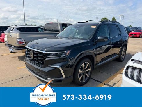 Used 2024 Honda Pilot Elite image 1