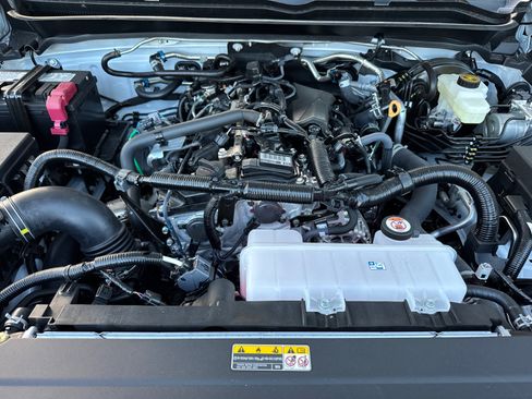 Certified 2025 Toyota Tacoma SR5 image 9