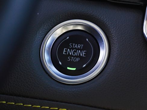 Used 2025 Chevrolet Colorado ZR2 w/ Technology Package image 36