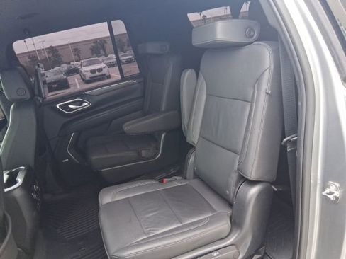 Used 2023 Chevrolet Suburban Z71 w/ Z71 Off-Road Package AWD/4WD image 16