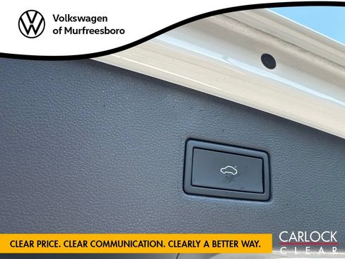 Used 2023 Volkswagen Tiguan SE w/ Panoramic Sunroof Package FWD image 31