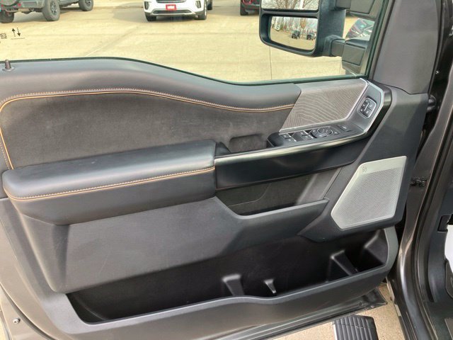 Used 2023 Ford F250 Platinum AWD/4WD image 10