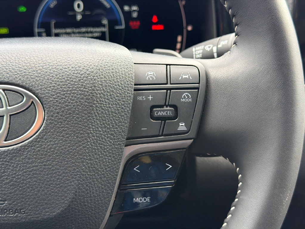 Used 2025 Toyota Camry SE FWD image 30