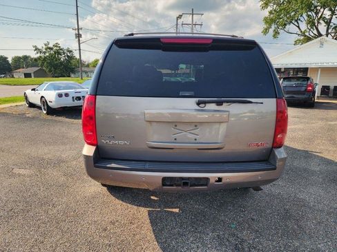 Used 2007 GMC Yukon SLT w/ SLT Preferred Equipment Group AWD/4WD image 6