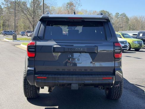 Used 2025 Toyota 4Runner SR5 AWD/4WD image 22