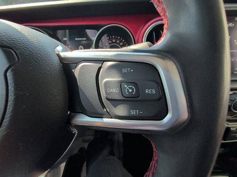 Used 2023 Jeep Gladiator Rubicon w/ Cold Weather Group AWD/4WD image 17