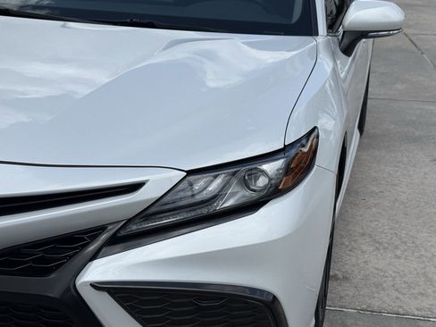 Used 2021 Toyota Camry XSE FWD image 11