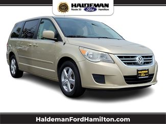 Used 2010 Volkswagen Routan SE FWD video 1