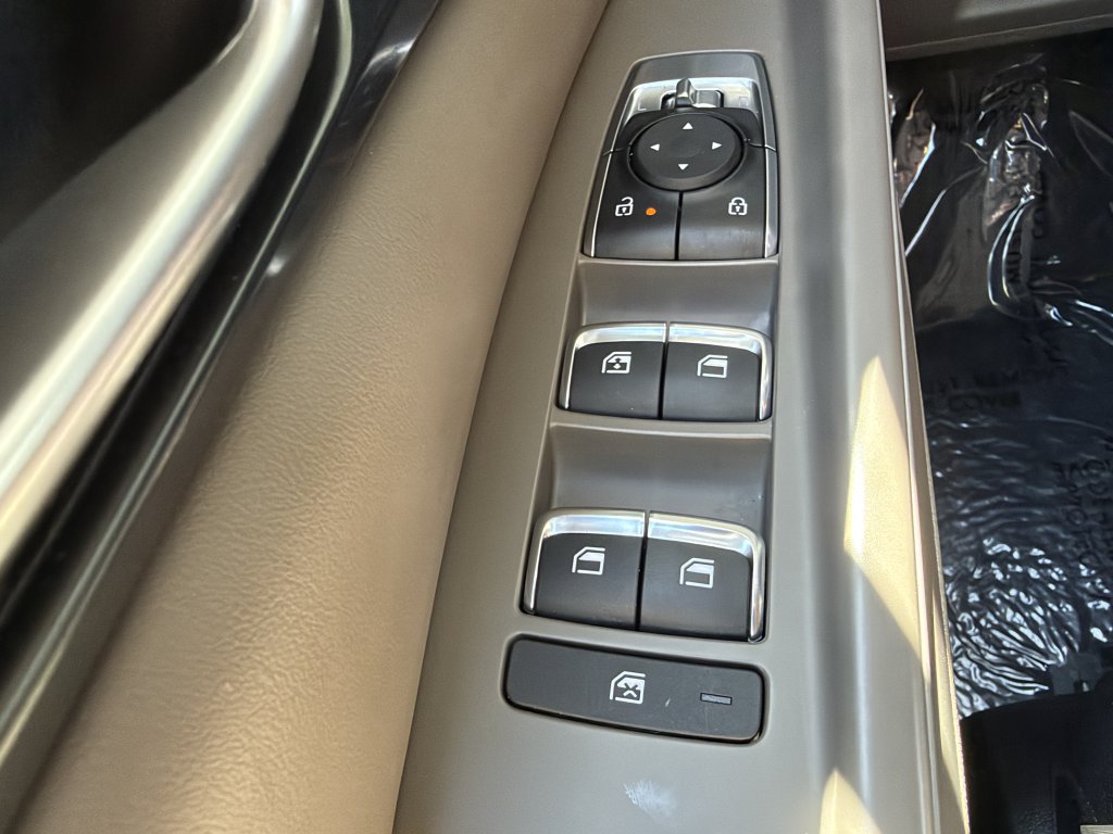 Used 2025 Kia Carnival LX FWD image 27