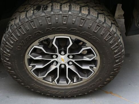 Used 2022 Chevrolet Colorado ZR2 AWD/4WD image 10