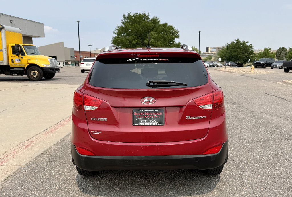 Used 2011 Hyundai Tucson 2WD image 8