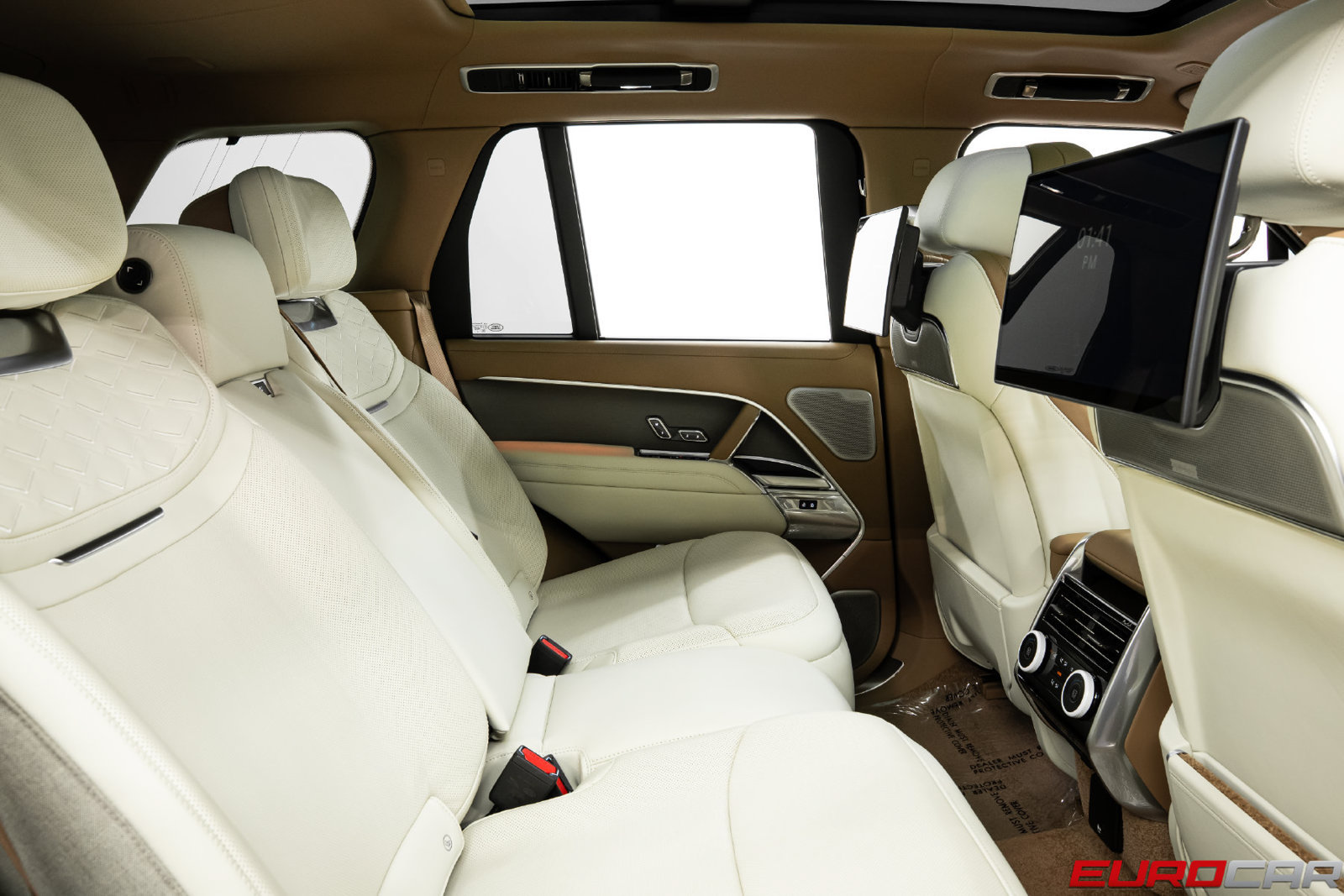 Used 2026 Land Rover Range Rover SV AWD/4WD image 37