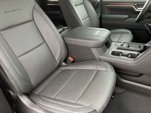 Used 2025 GMC Sierra 2500 Denali w/ Denali Reserve Package image 28