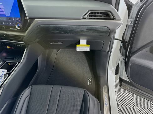 New 2026 Lexus TX 500h AWD image 33