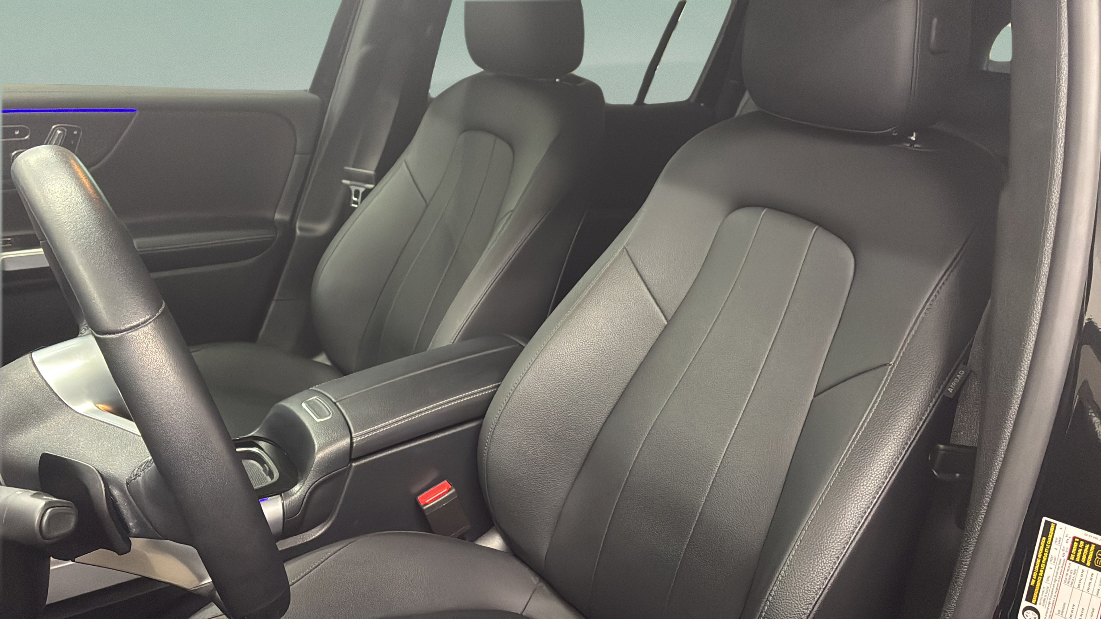 Certified 2024 Mercedes-Benz GLB 250 image 17