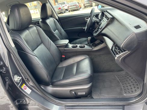 Used 2018 Toyota Avalon XLE image 33