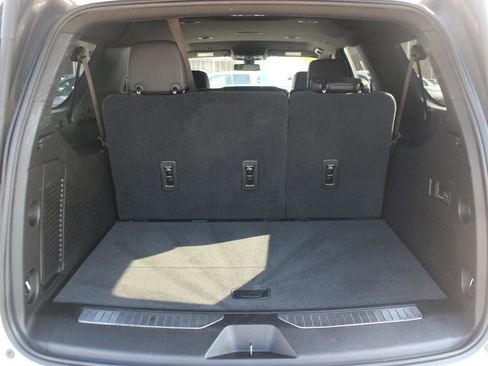 Used 2021 Chevrolet Suburban RST w/ Luxury Package image 11