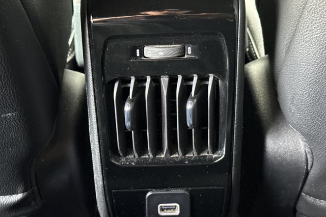 Used 2024 Jeep Compass Latitude AWD/4WD image 16