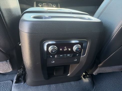 Used 2024 GMC Yukon Denali AWD/4WD image 18