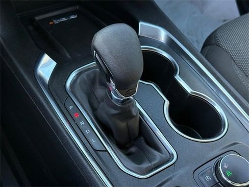 Used 2023 Chevrolet Traverse LT image 24