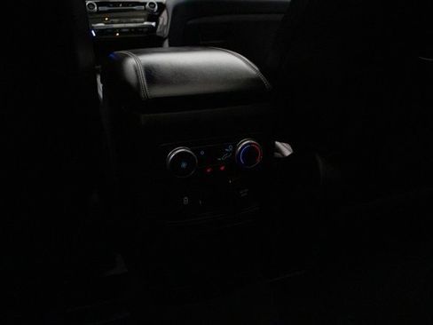 Used 2022 Ford Explorer Limited image 23