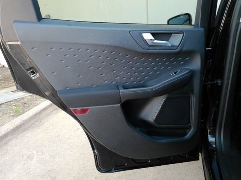 Used 2020 Ford Escape SE FWD image 12