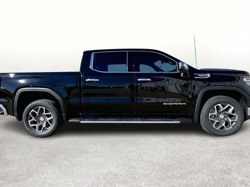 New 2026 GMC Sierra 1500 SLT image 15