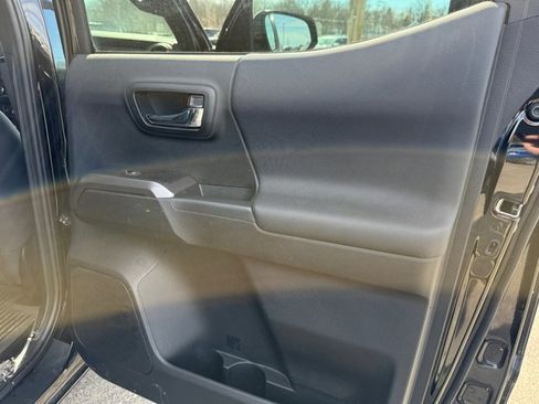 Used 2023 Toyota Tacoma TRD Sport w/ Technology Package image 26