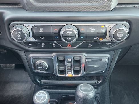 Used 2021 Jeep Wrangler Unlimited Sport AWD/4WD image 22