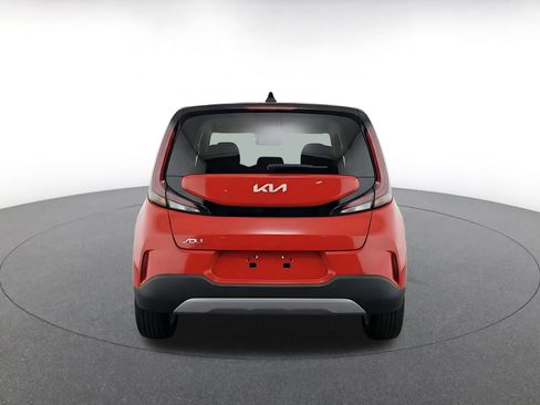 Used 2025 Kia Soul LX w/ LX Technology Package FWD image 8