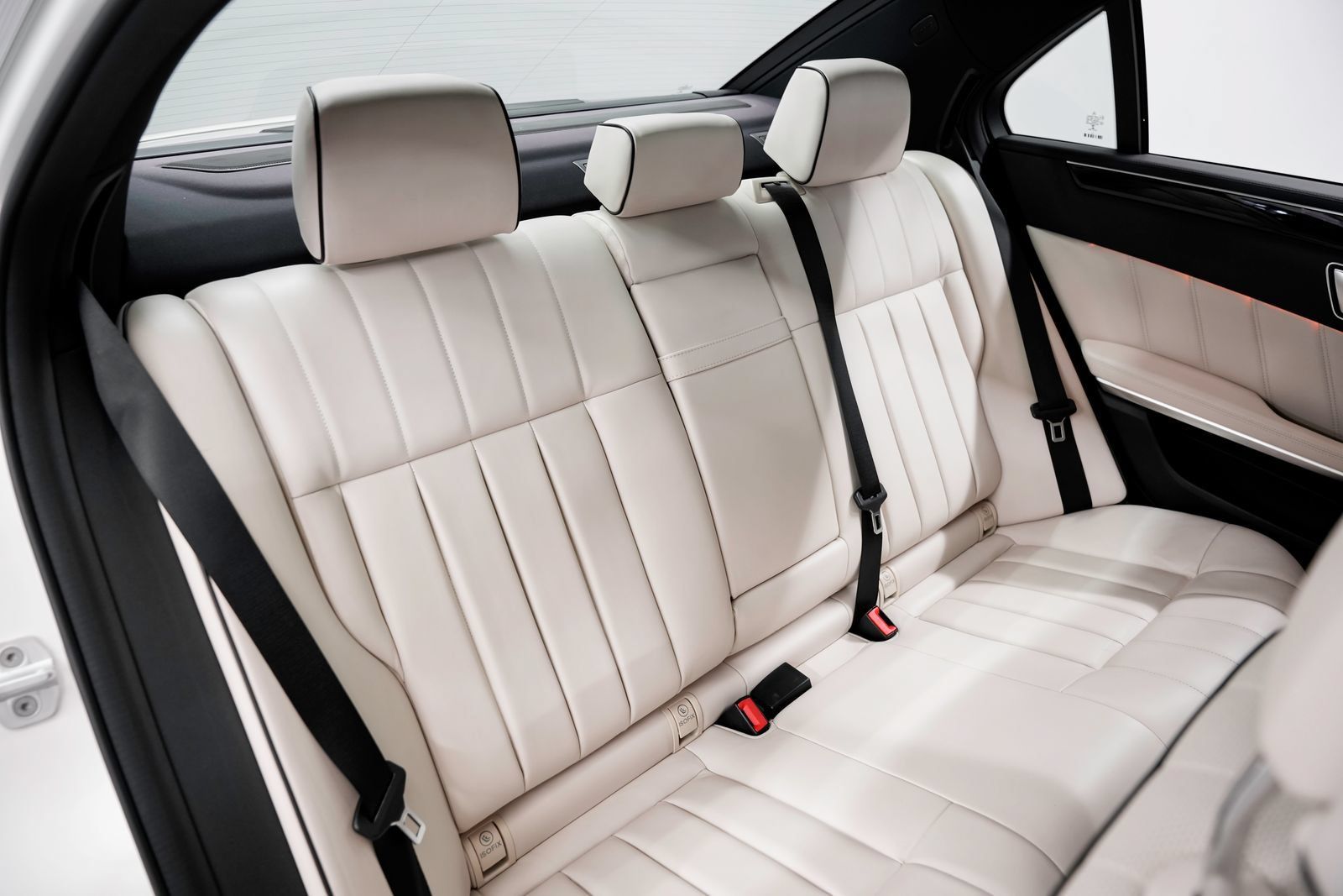 Used 2015 Mercedes-Benz E 400 Sedan image 31