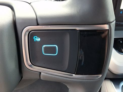 Used 2025 Ford Expedition Max Active AWD/4WD image 23