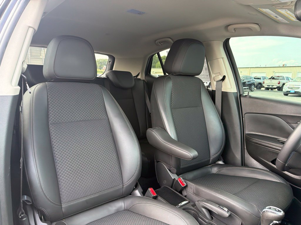 Used 2022 Buick Encore Preferred w/ Safety Package AWD/4WD image 11