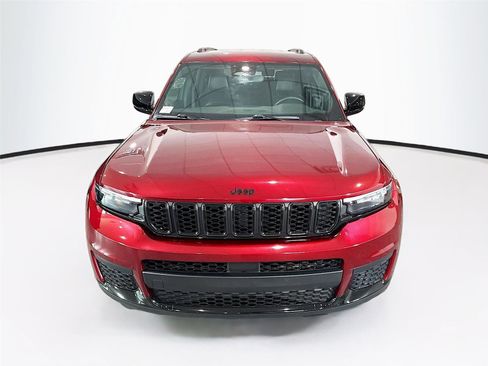 Used 2022 Jeep Grand Cherokee L Laredo image 8