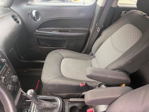 Used 2011 Chevrolet HHR LT FWD image 24