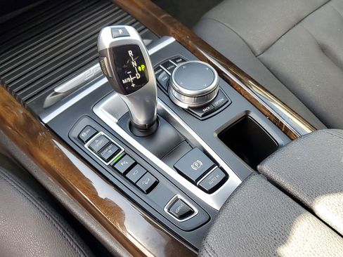 Used 2017 BMW X5 xDrive40e image 32