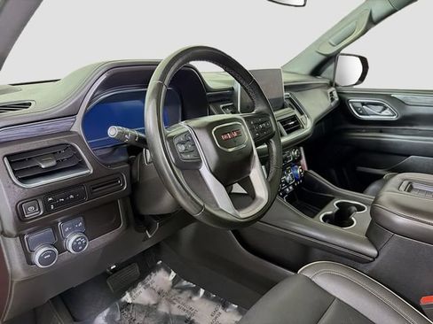Used 2023 GMC Yukon XL SLT RWD image 9