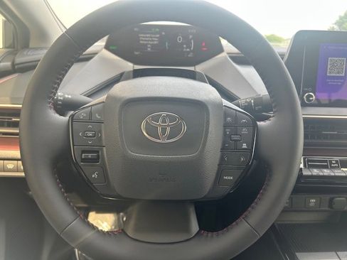 Used 2026 Toyota Prius Plug-In Hybrid FWD image 17