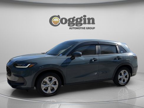 Used 2025 Honda HR-V LX image 1