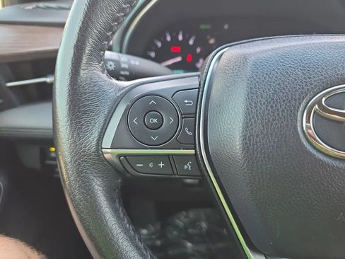 Used 2019 Toyota Avalon XLE FWD image 17