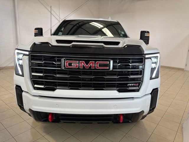 Used 2025 GMC Sierra 2500 AT4 AWD/4WD image 9