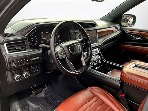 Used 2023 GMC Yukon Denali Ultimate image 12