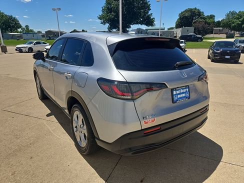 Used 2025 Honda HR-V LX image 5